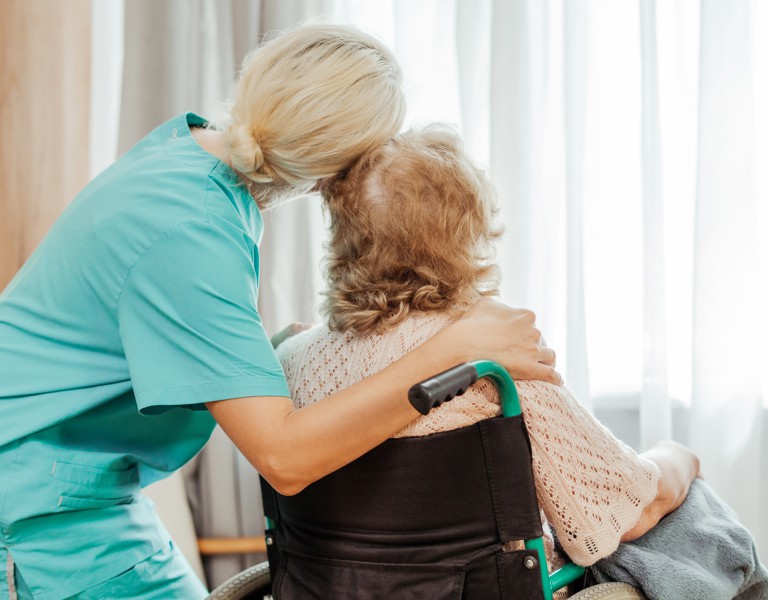 Apoio domiciliário a idosos